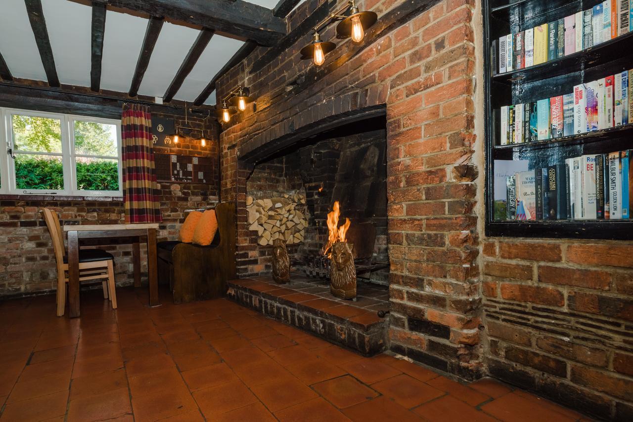 Bed and Breakfast The Red Lion Pub & Kitchen Дидкот Экстерьер фото